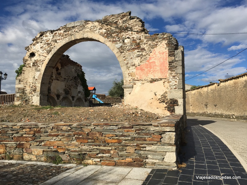 De pasada… Salvatierra de Tormes (Salamanca) Viajes a dos Ruedas